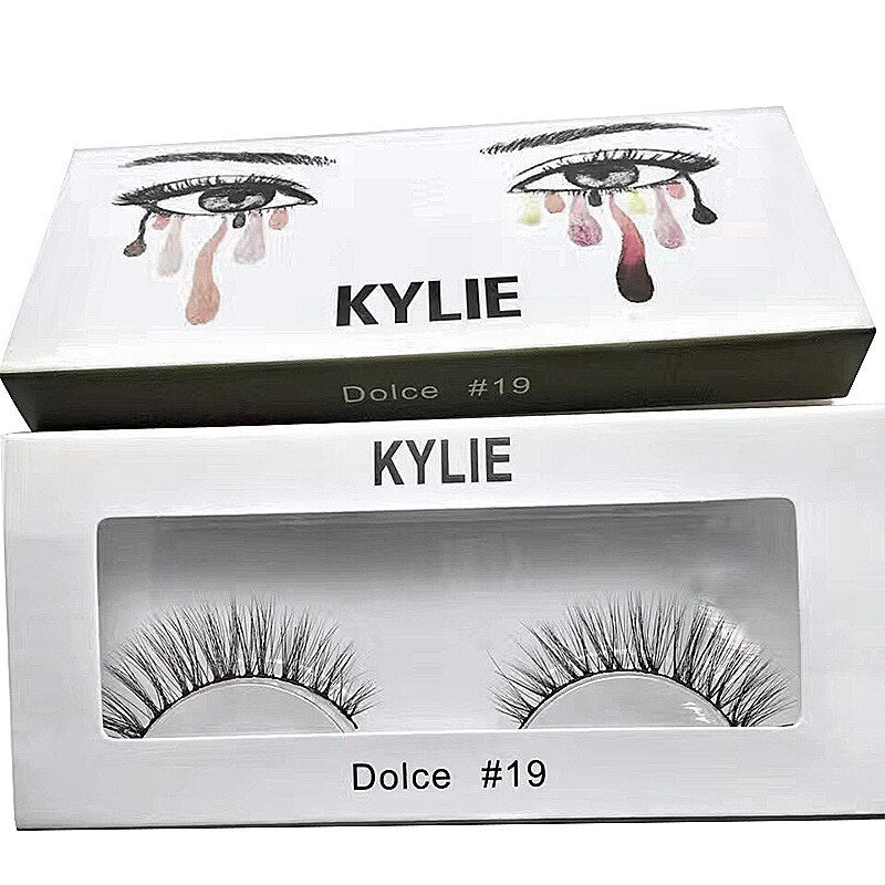 KYLIE JENNER NATURAL SOFT EYELASHES